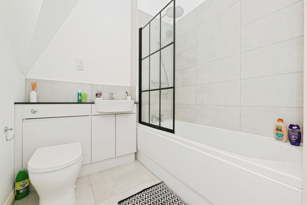 Additional image 11 of 2 bed flat for saleTaverners Way, Hoddesdon EN11