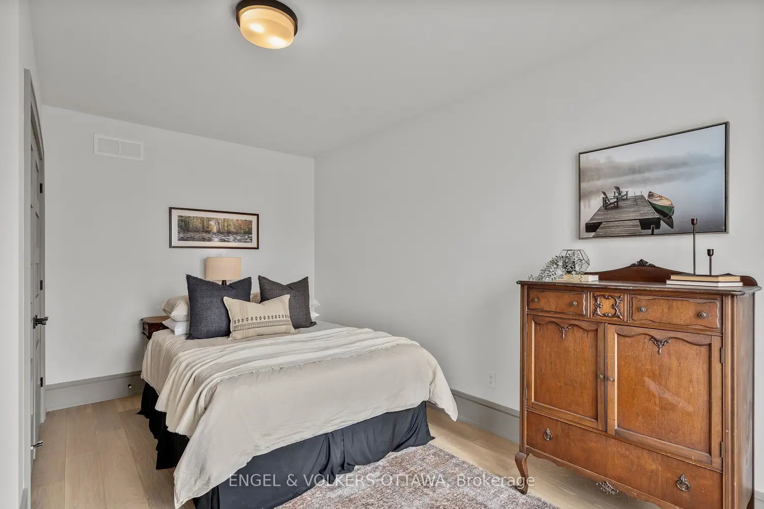 Additional image 13 of 37 Clarendon Avenue