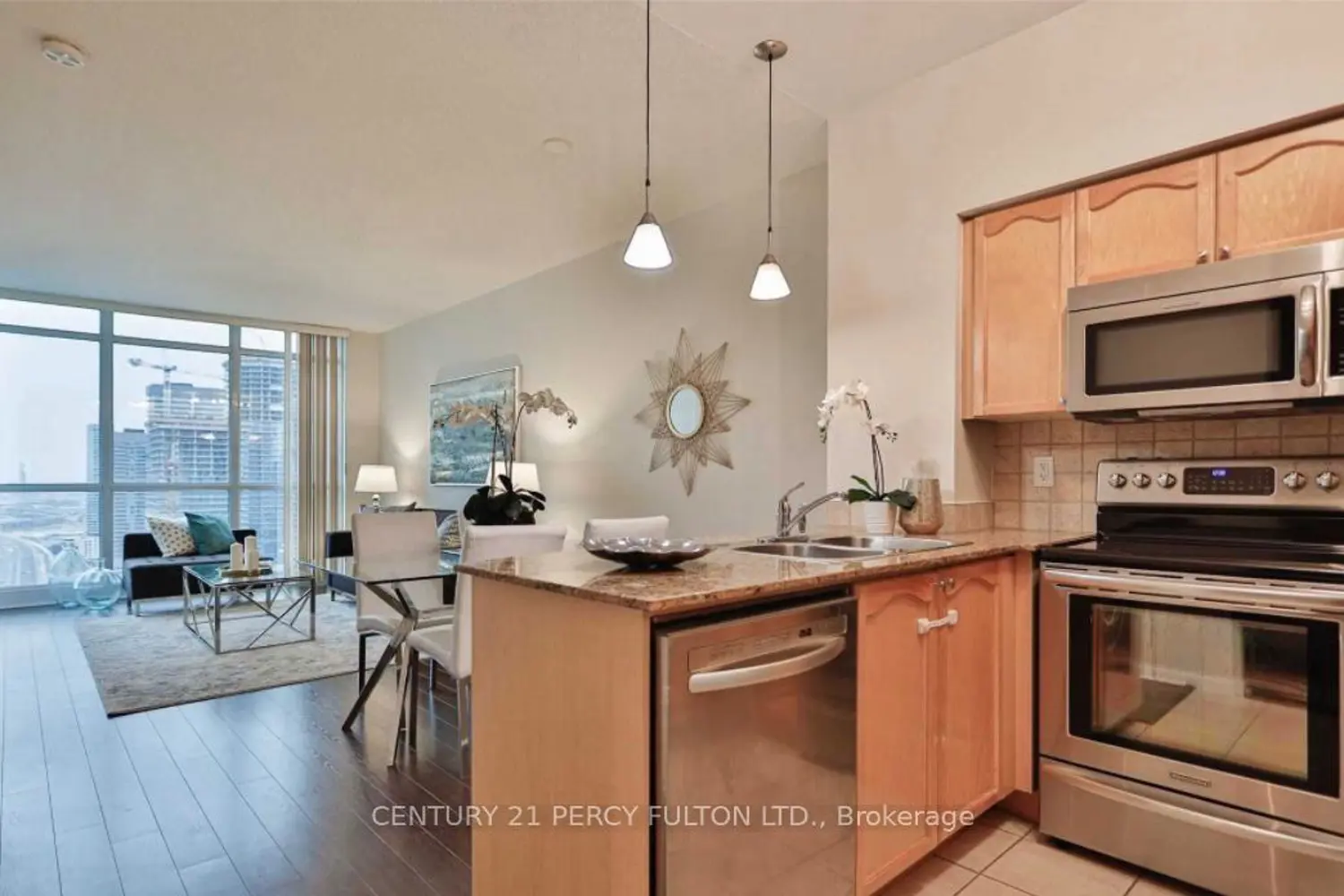 18 Yonge Street 3408 photo 4