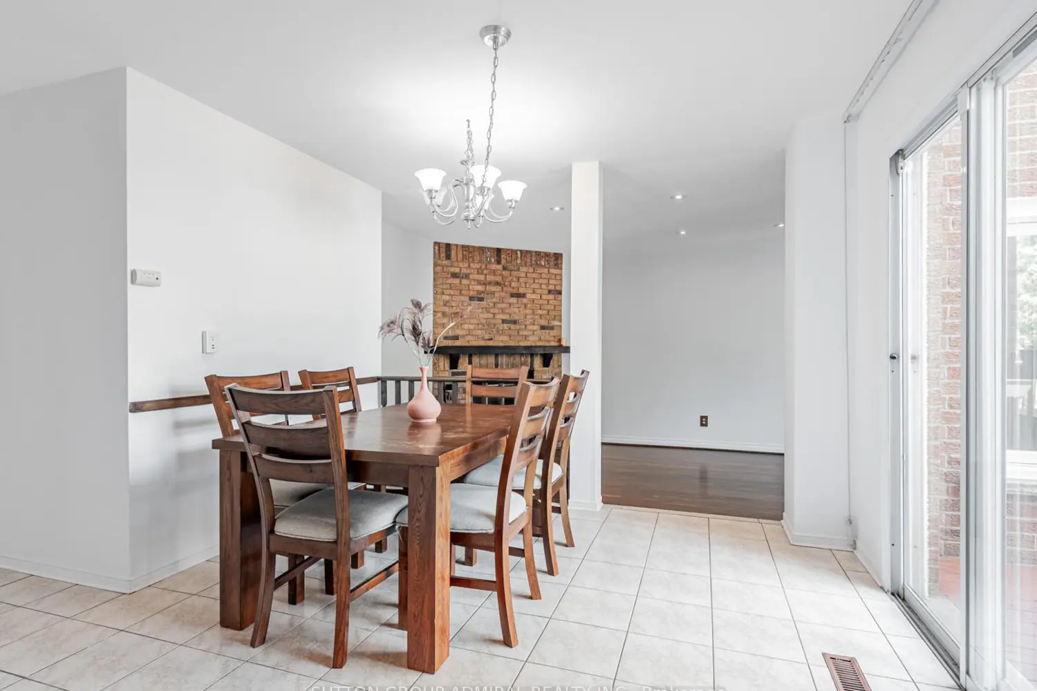 98 Rosedale Heights Drive photo 3