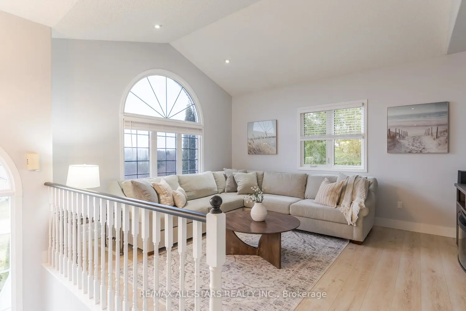 47 Meadowland Drive photo 2