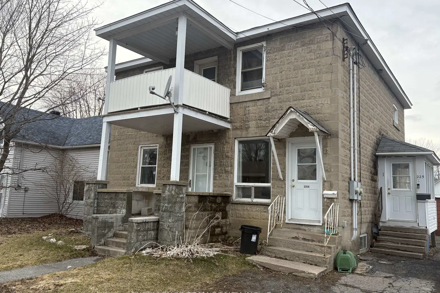 225-225A 8Th Street