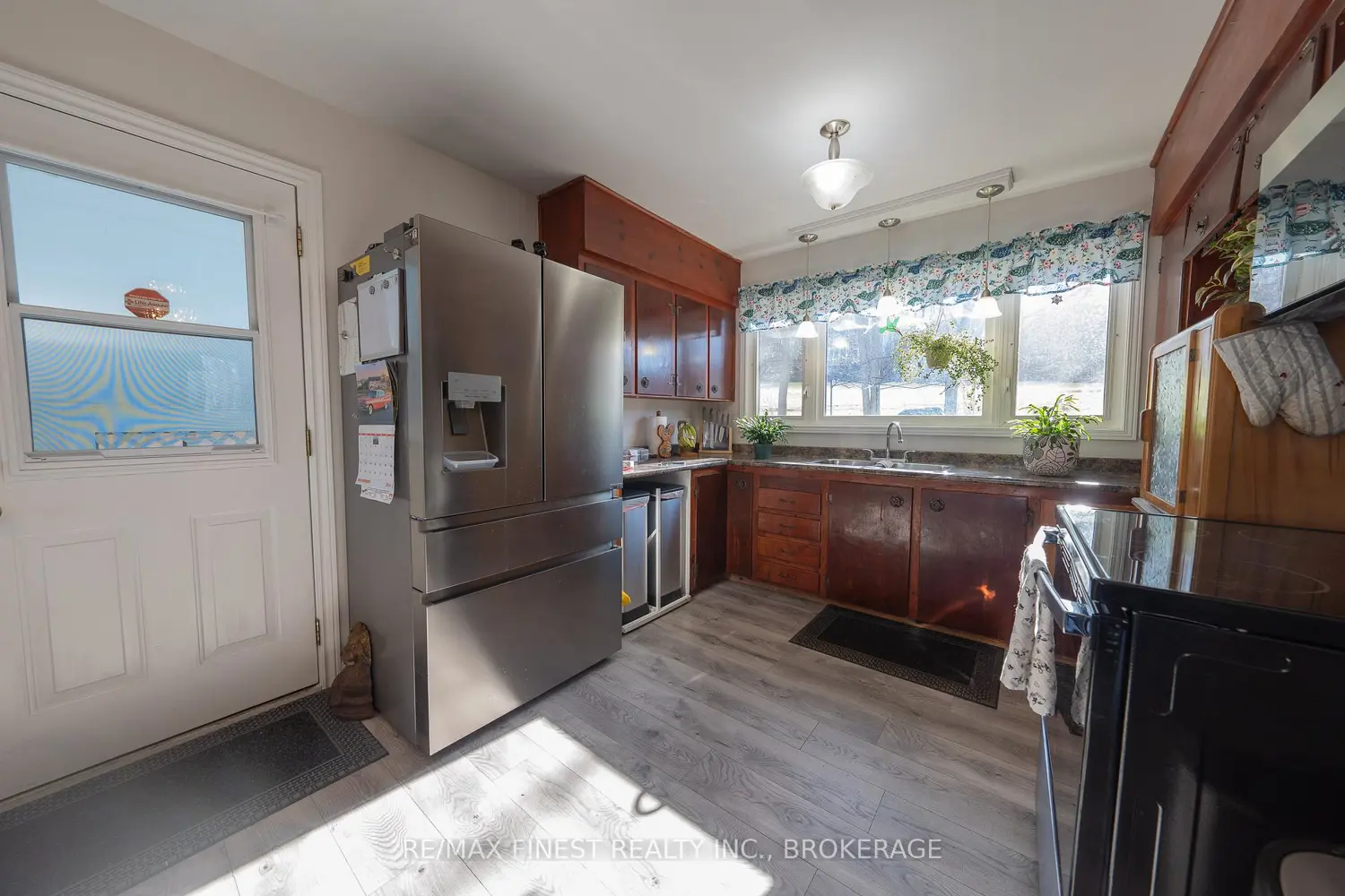 2221 Burbrook Road photo 4