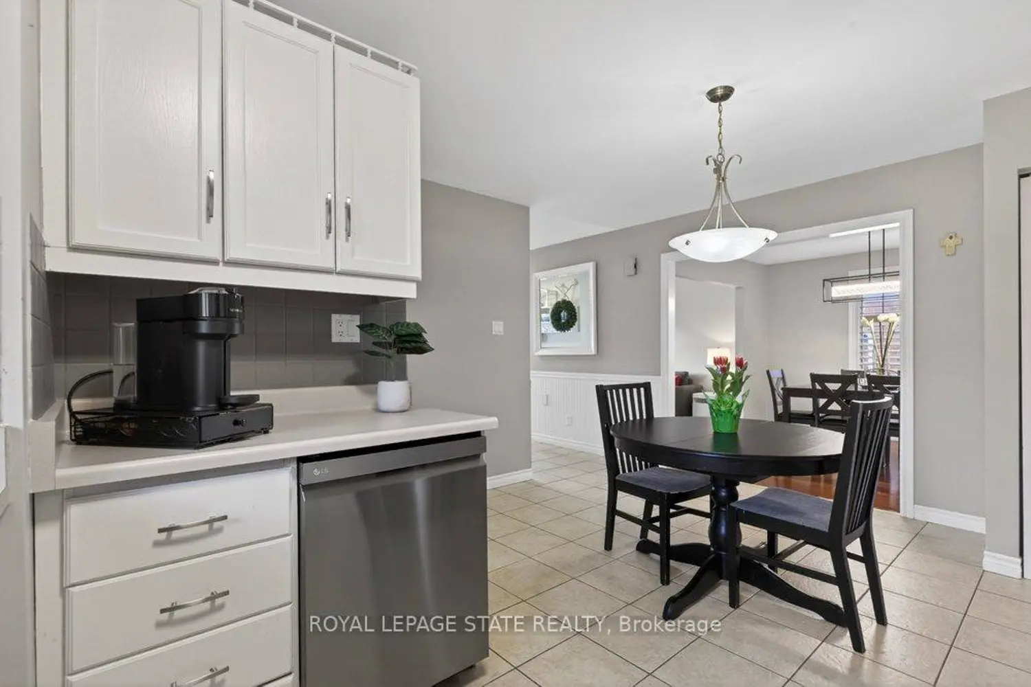 39 Trenholme Crescent photo 5