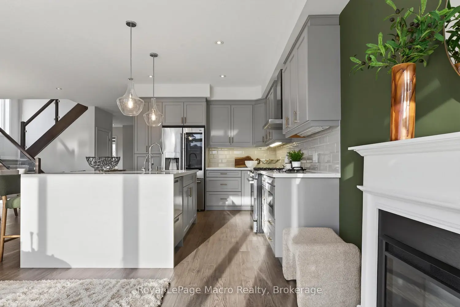 Additional image 10 of 35 Midhurst Heights #1