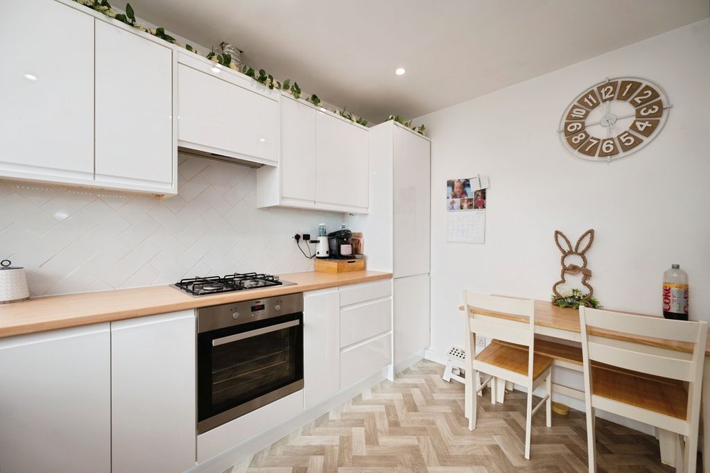 Additional image 13 of 3 bed maisonette for saleRails Lane, Hayling Island, Hampshire PO11