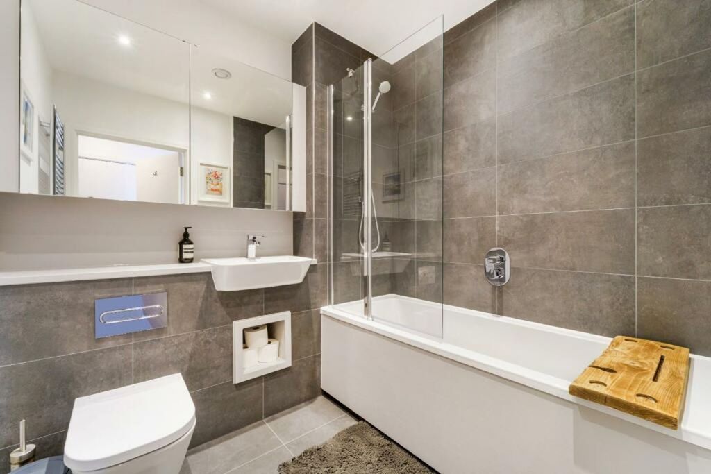 Additional image 9 of 2 bed flat for sale2 Selbourne Avenue, Hounslow TW3