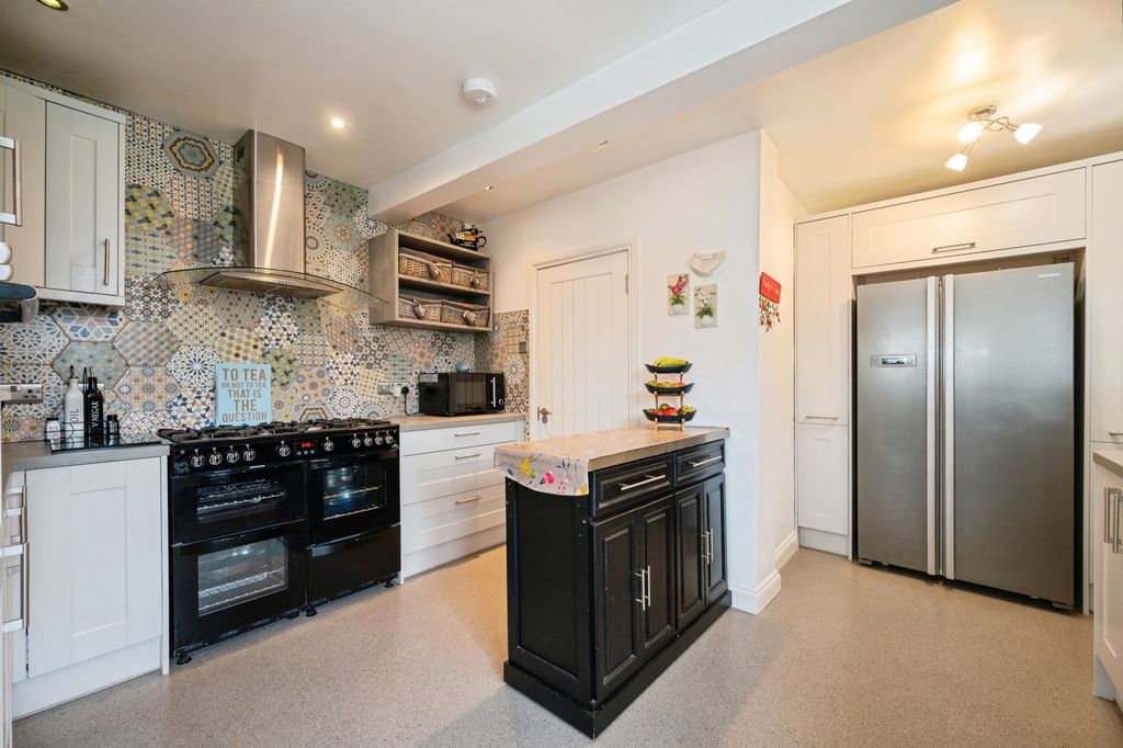 Additional image 19 of 5 bed detached house for saleHavant Road, Hayling Island, Hampshire PO11