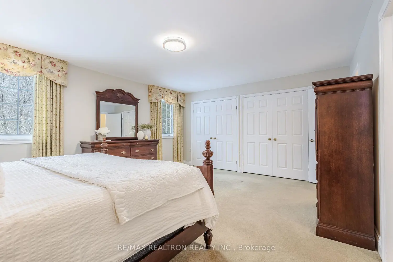 240 Webb Road photo 4