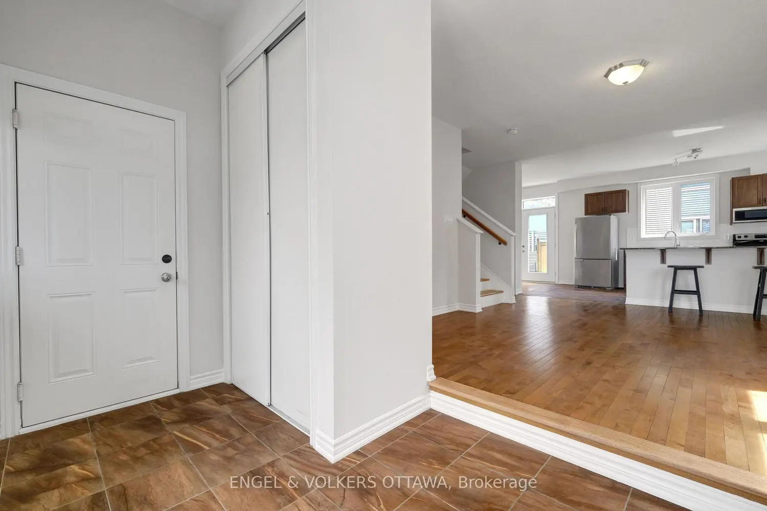 305 Lamarche Avenue photo 2
