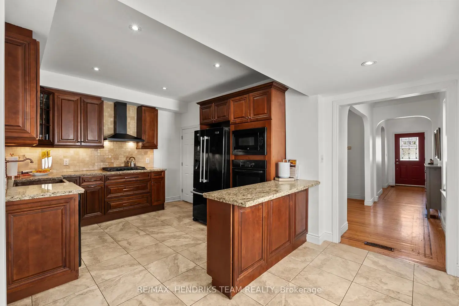 192 Wood Street photo 5