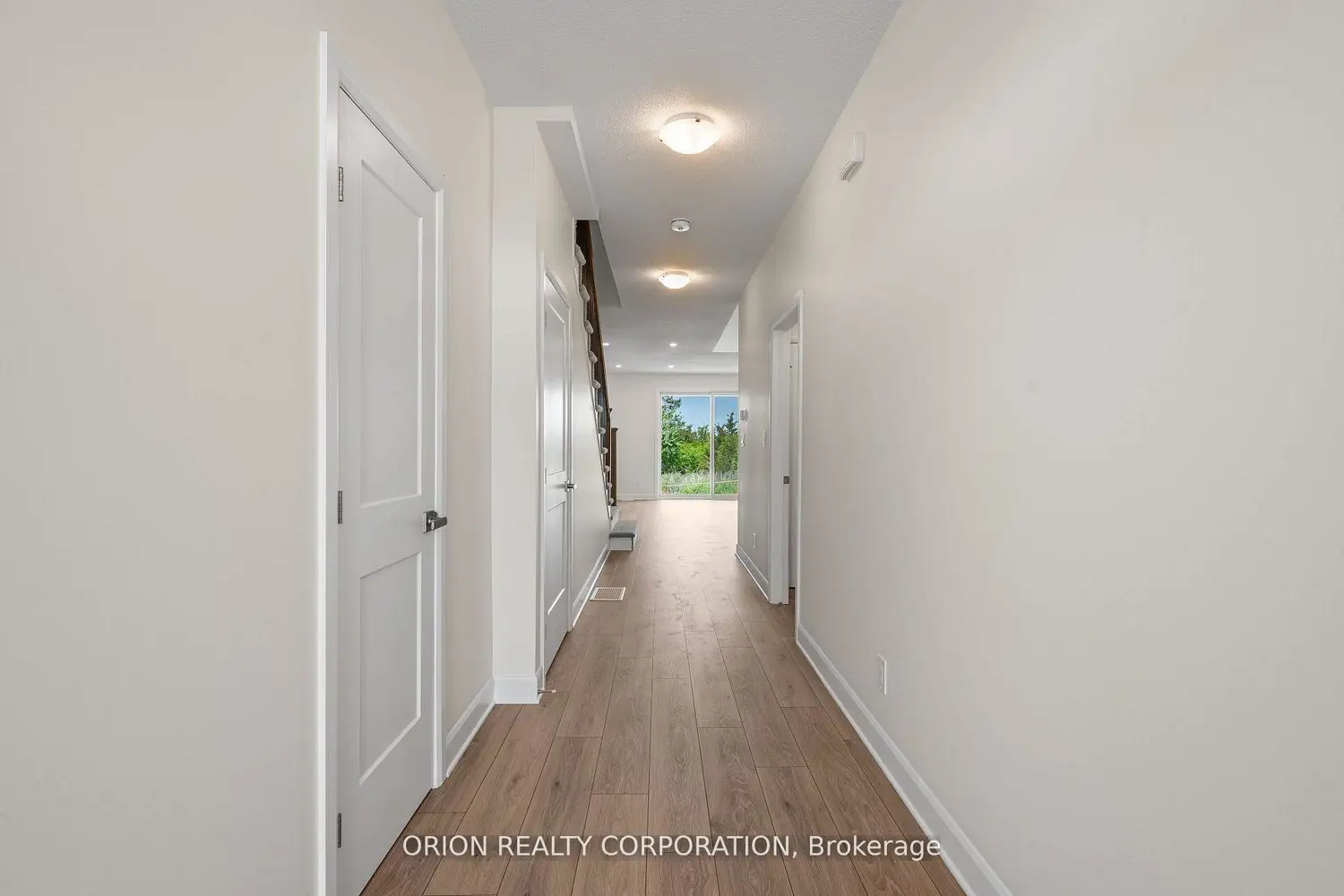 414 Buckthorn Drive photo 2