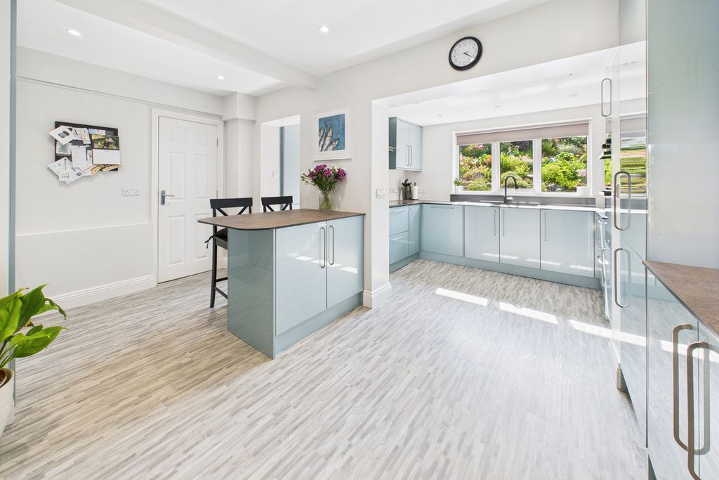 Additional image 5 of 6 bed detached house for saleAstley Road, Hemel Hempstead HP1