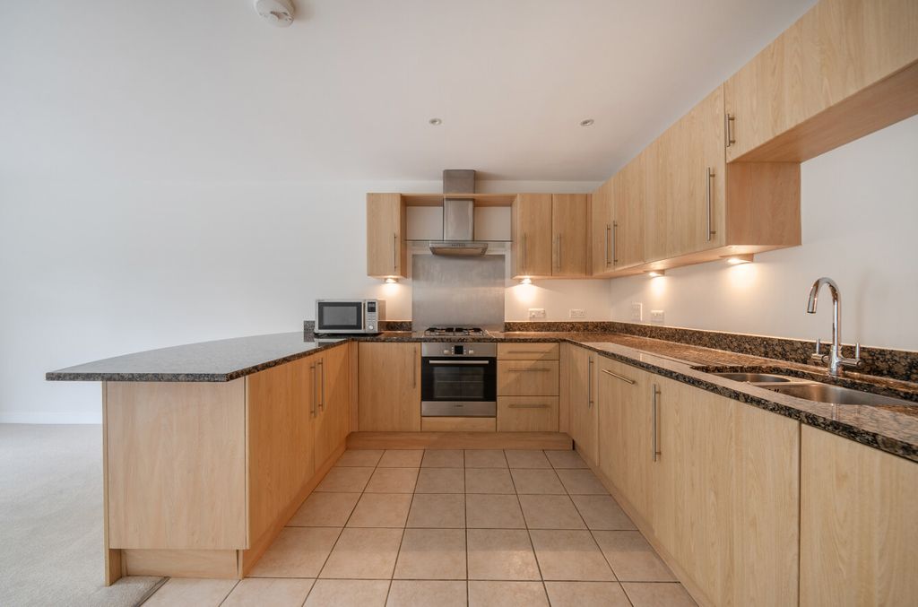 Additional image 7 of 2 bed flat for saleBeacon Crescent, Hindhead, Surrey GU26