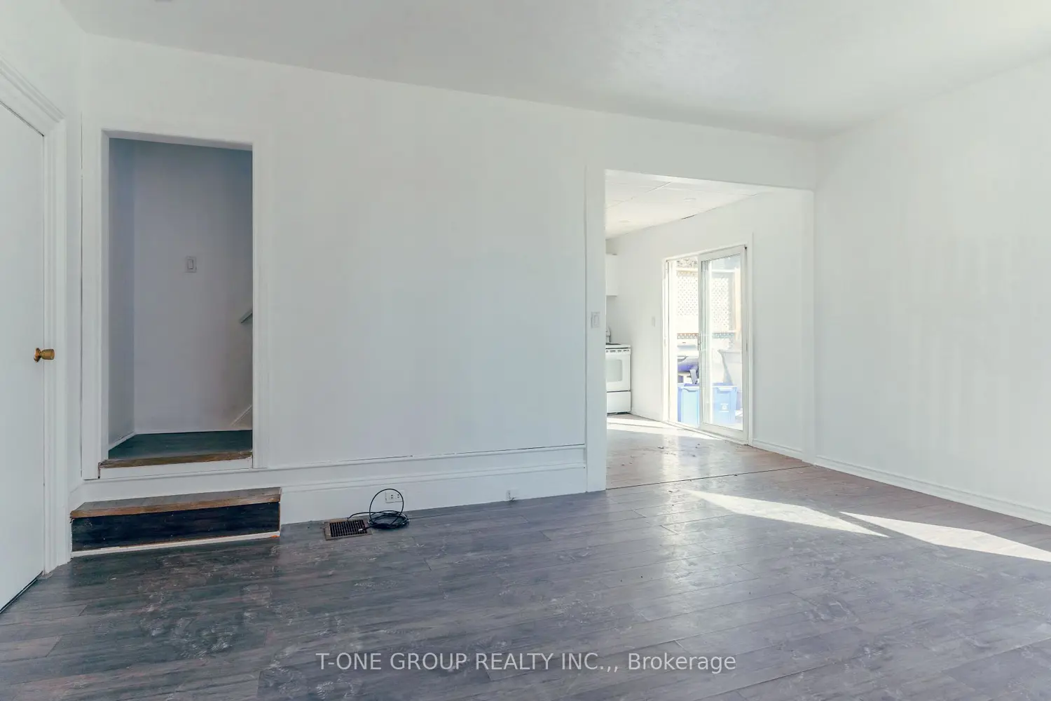 252 Columbus Road photo 4