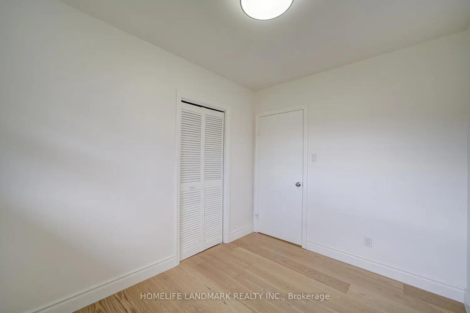 95 Jacobson Avenue photo 4