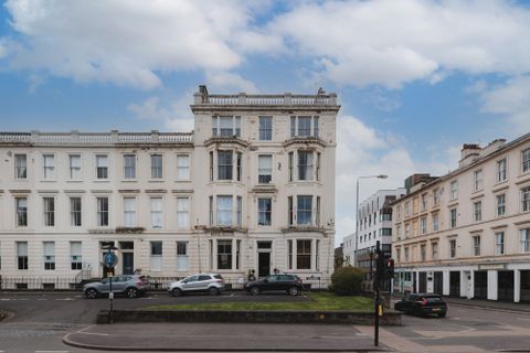128 Elderslie Street, Charing Cross G3