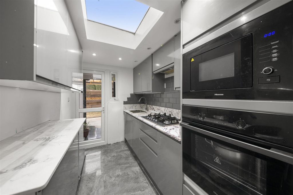 Additional image 3 of 2 bed maisonette for saleTudor Road, Hayes UB3