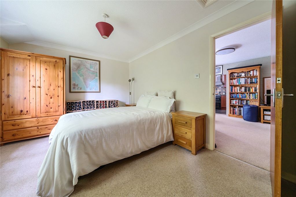 Additional image 7 of 1 bed flat for saleHindhead, Surrey GU26