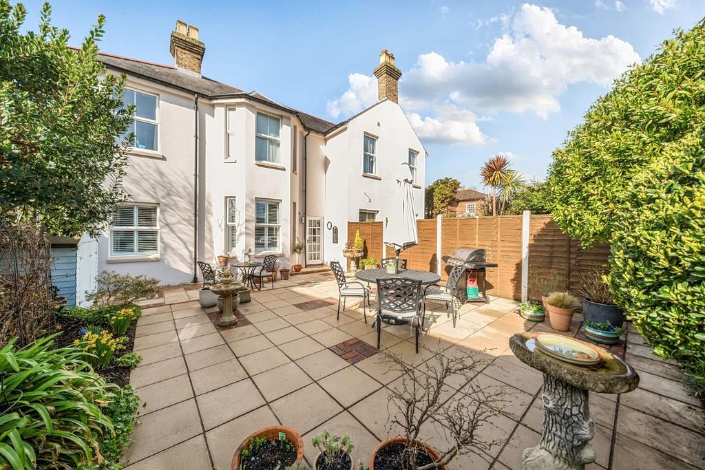 Additional image 11 of 2 bed flat for saleSinah Lane, Hayling Island PO11