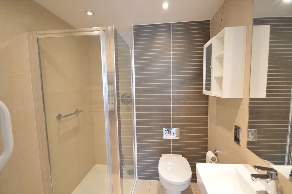Additional image 6 of 2 bed flat for saleWispers Lane, Haslemere, Surrey GU27