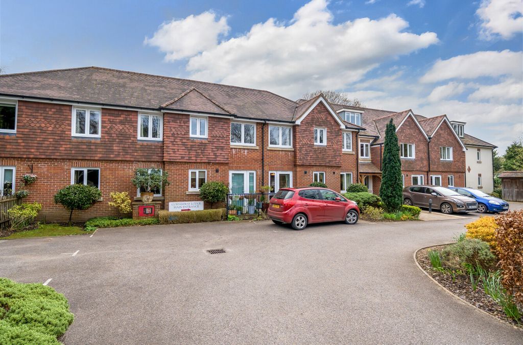 Additional image 2 of 2 bed flat for saleHindhead, Surrey GU26