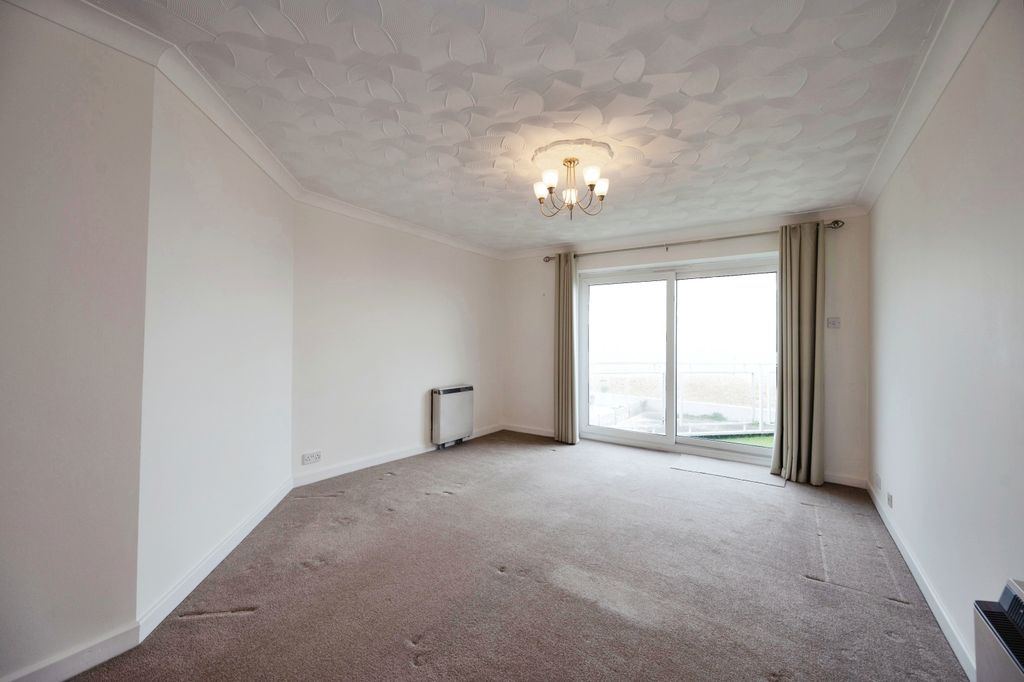 Additional image 3 of 2 bed flat for saleRegatta Court, 182 Southwood Road, Hayling Island, Hampshire PO11