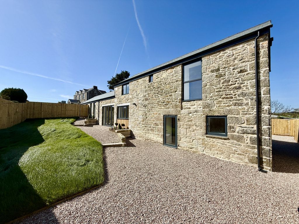 4 bed barn conversion for saleBeautifully Crafted Detached Barn Conversion, Helston TR13 photo 2