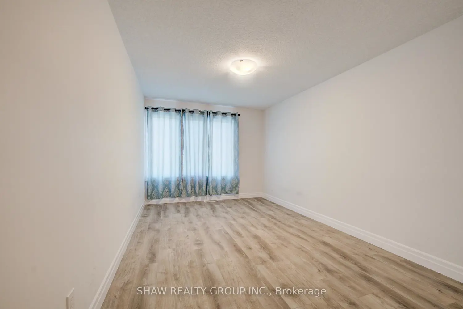 32 Faith Street 19 photo 3