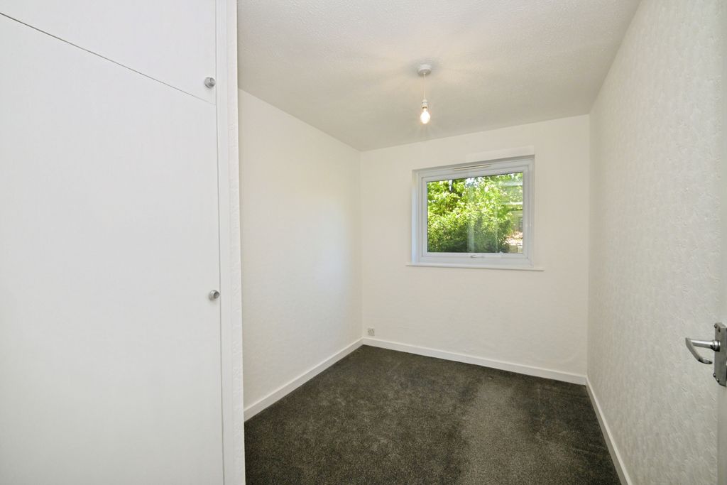 Additional image 7 of 2 bed flat for saleLampits, Hoddesdon EN11