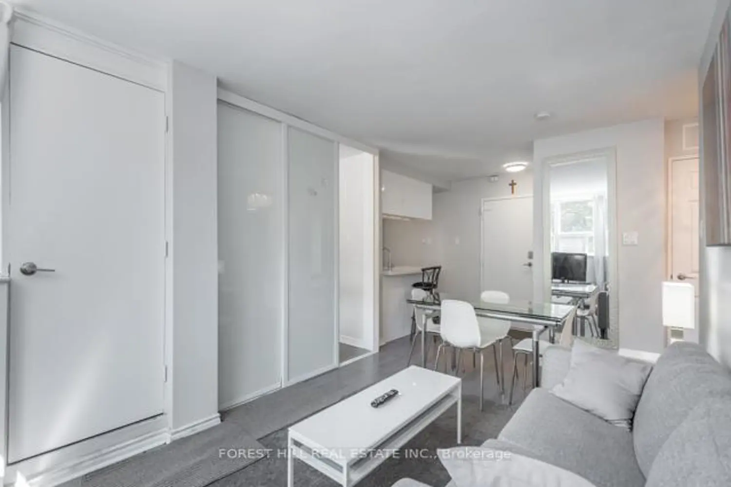 Additional image 13 of 105 Mccaul Street 202