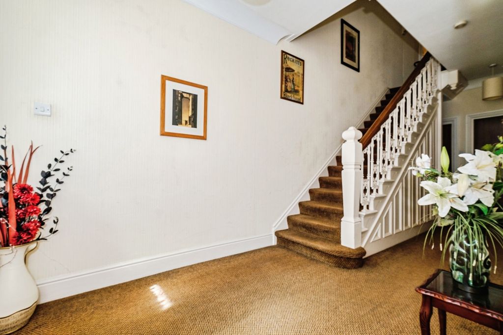 Additional image 10 of 1 bed property for saleKings Barn Villas, Steyning, West Sussex BN44