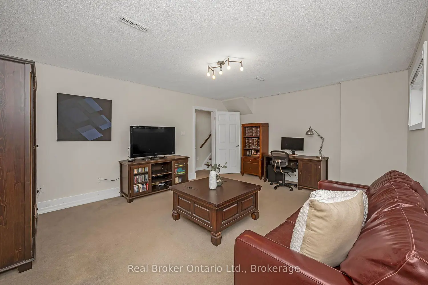 Additional image 11 of 285 Surrey Drive