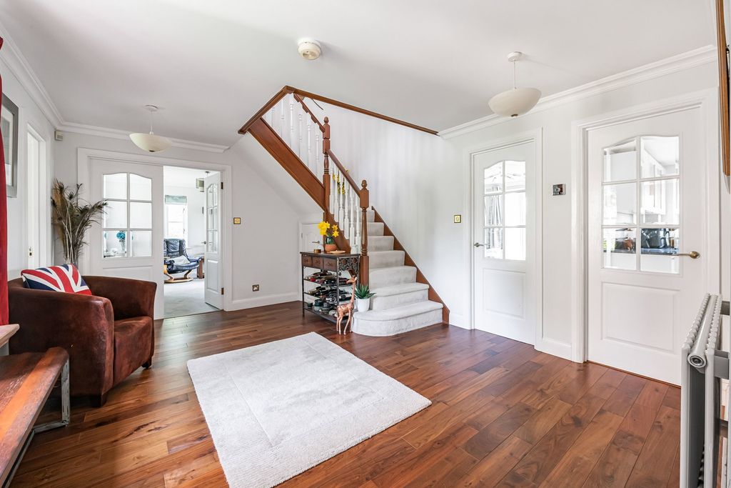 5 bed detached house for saleCopperfields, Horsham, West Sussex. RH13 photo 3