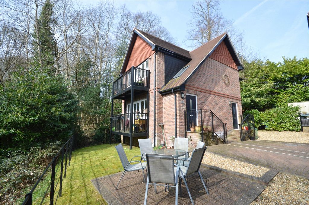 1 bed maisonette for saleLower Hanger, Haslemere, Surrey GU27