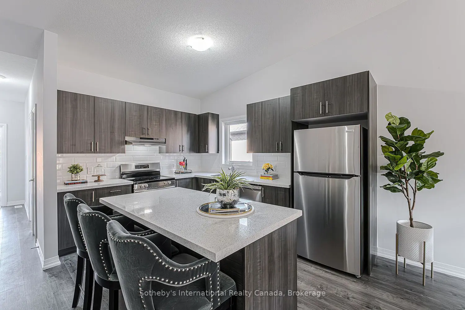 550 Grey Street 52 photo 5