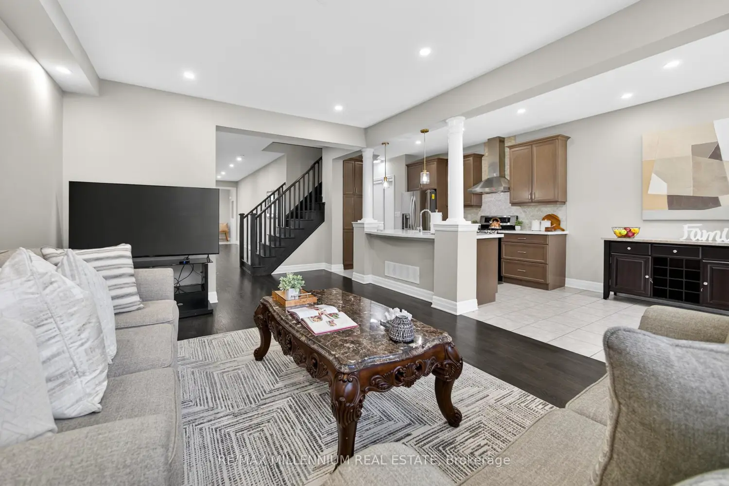 1183 Leger Way photo 4