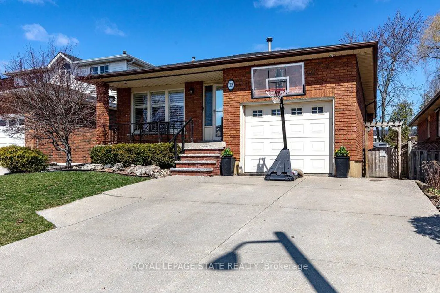 39 Trenholme Crescent