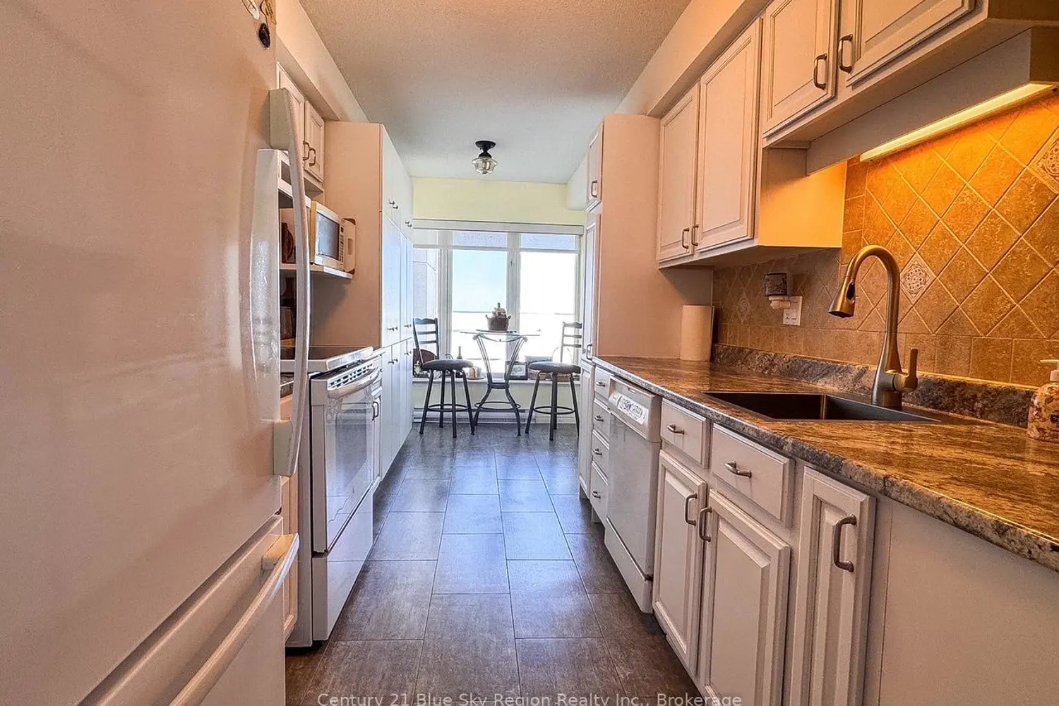Additional image 4 of 441 William Street 101