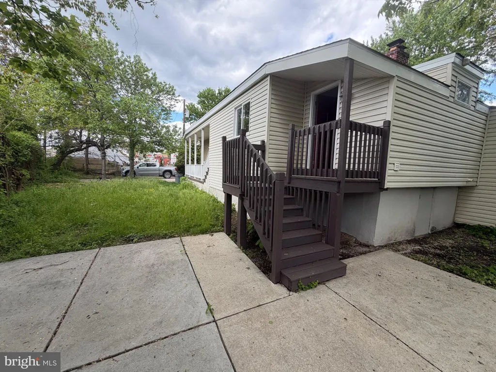 1412 Gibbons Street, Crum Lynne, PA 19022