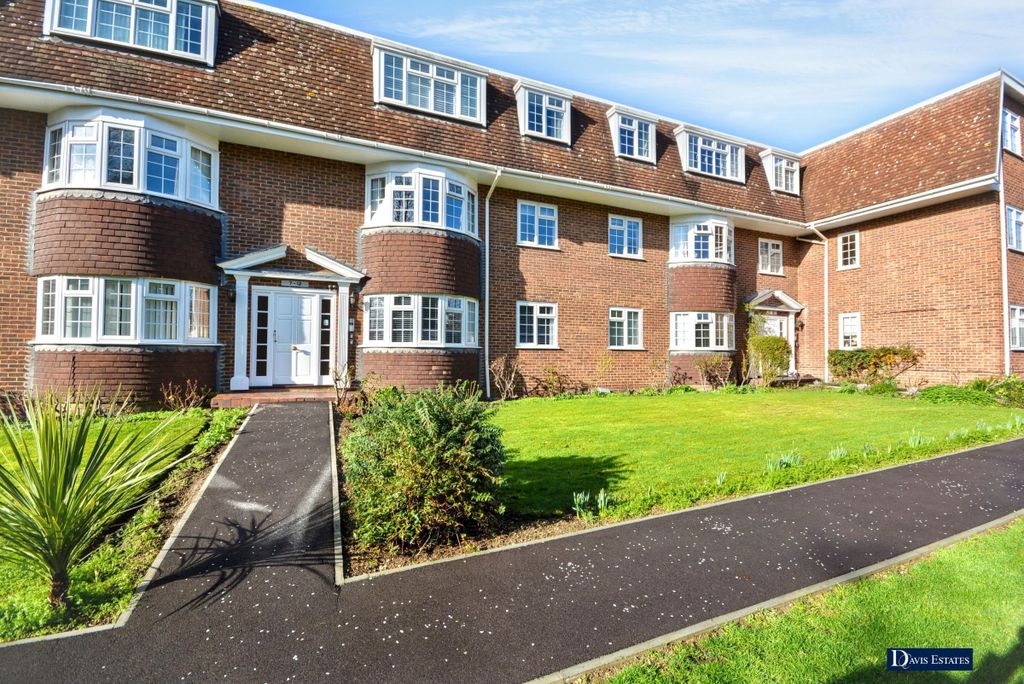 Additional image 9 of 2 bed flat for saleBuckingham Close, Emerson Park, Hornchurch RM11