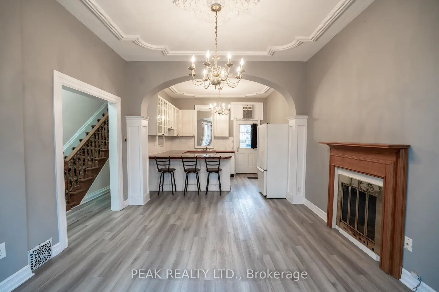 127 East Avenue photo 2