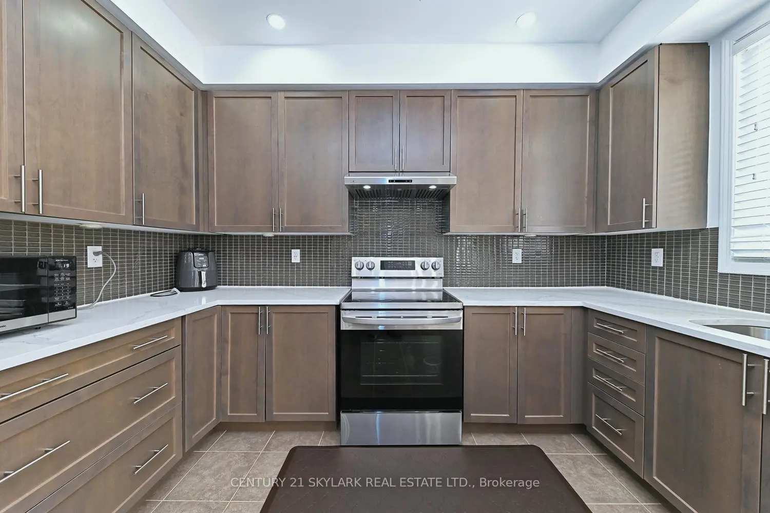 24 Dalton Drive photo 5
