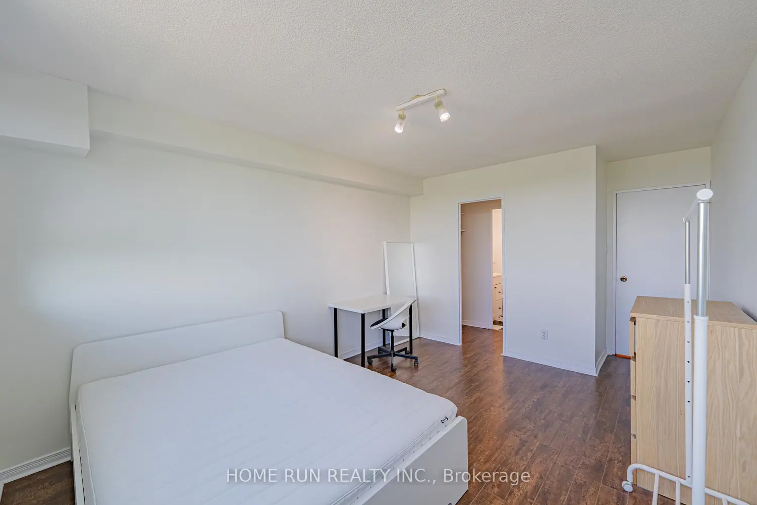 Additional image 19 of 555 Brittany Drive 1111