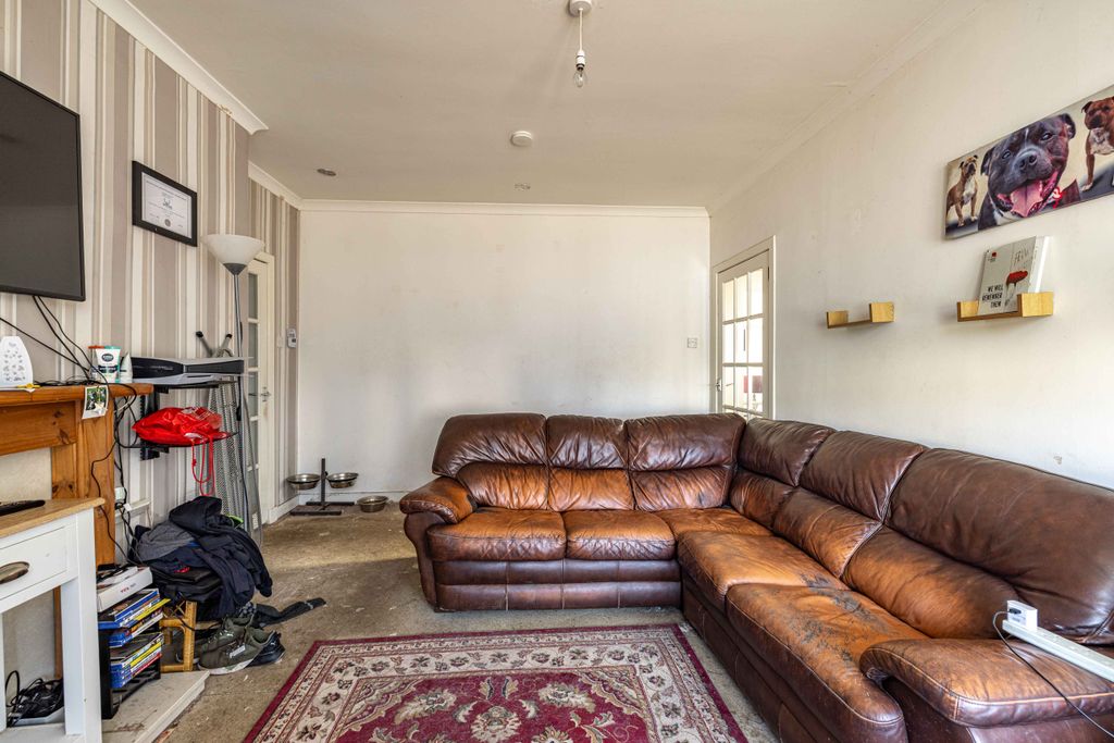 1 bed flat for saleMansfield Gardens, Hawick TD9 photo 3