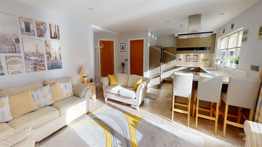 4 bed semi-detached house for saleWindmill Square, Stanage Lane, Shelf HX3 photo 2