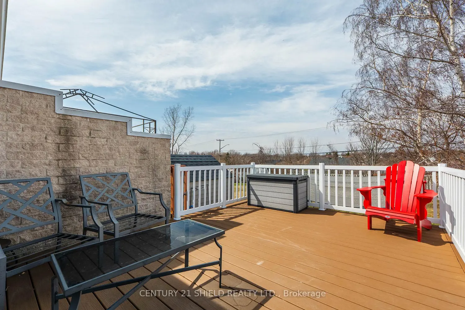 127 Hemlock Crescent photo 5