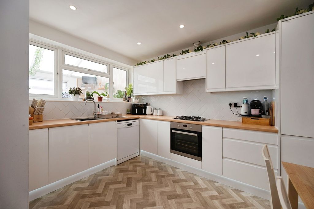 Additional image 5 of 3 bed maisonette for saleRails Lane, Hayling Island, Hampshire PO11