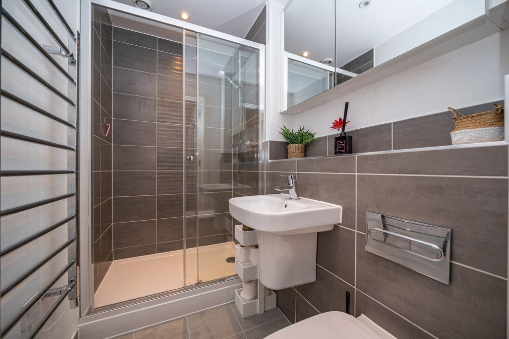 Additional image 14 of 2 bed flat for saleRegents House Frogmore Road, Hemel Hempstead, Hertfordshire HP3
