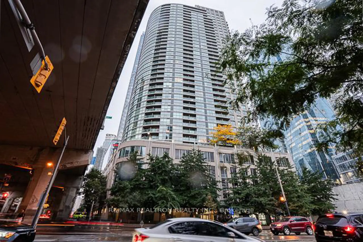 18 Yonge Street 808